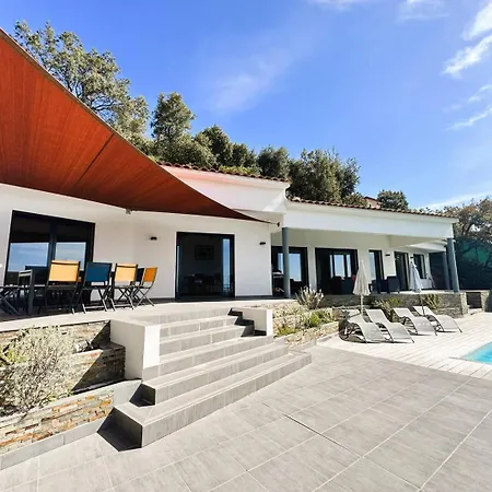Villa Eden Pour 8 Personnes Climatisee Avec Piscine Chauffee Et Vue A *